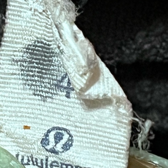 Lululemon In The Flow Capri Womens 4 charcoal Moisture Wick Seamless Fitted Crop - Picture 7 of 9